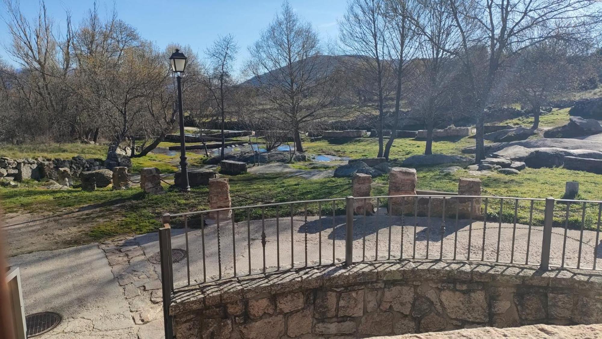 Alojamientos La Dehesa El Berrueco Bagian luar foto